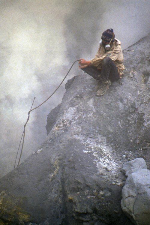 Vulcanologist at work in the Mutnovsky Volcano - Kamčatka, Russian Federation - Summer 1993