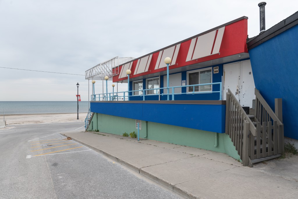 Untitled - Wasaga Beach, Ontario, Canada - October 19, 2023
