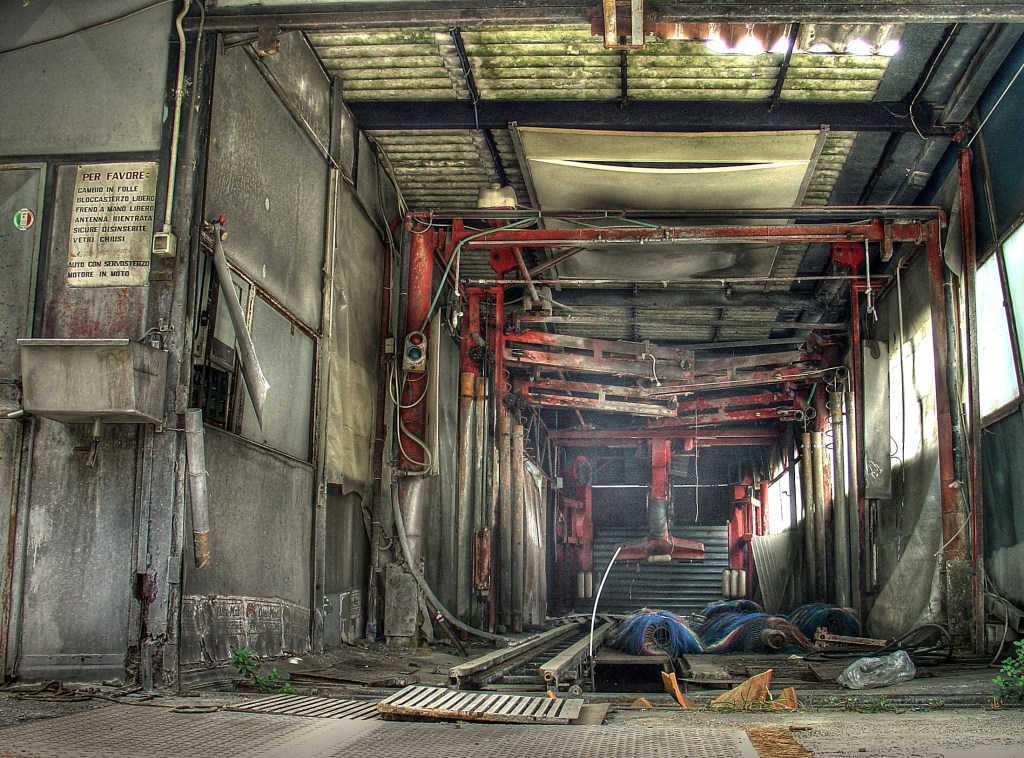 Car Wash - Reggio Emilia, Italy - October 2008
