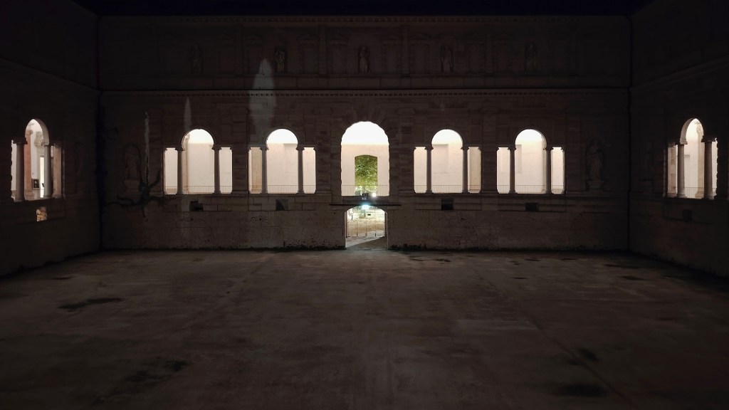 Whatever catches my attention while walking in Reggio Emilia and its surroundings.